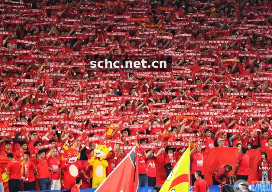 威廉体育 欧冠联赛阶段半程观察：高位压迫回潮与边后卫内收的战术博弈